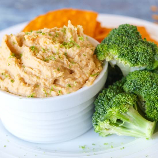 Coconut Curry Hummus - Recipe photo by MaesMenu