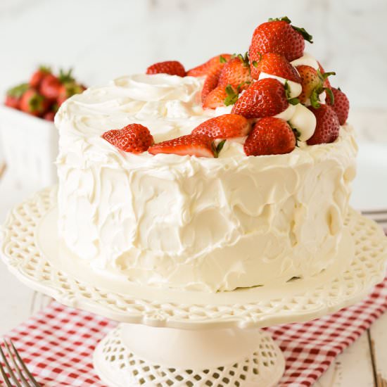 White Cake with Strawberry Filling - Recipe photo by TheCakeChica