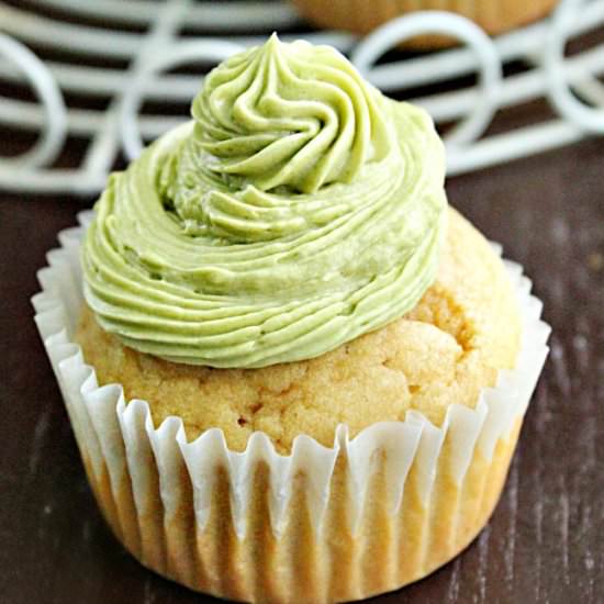 Buttermilk Cupcakes - Recipe photo by biggreenhouse