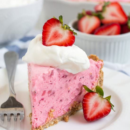 STRAWBERRY ICEBOX PIE - Recipe photo by sweetbasil