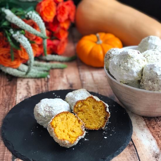 Butternut Squash Donuts - Recipe photo by jollytomato