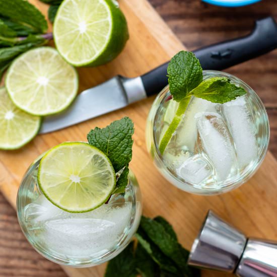 Gimlet Cocktail - Recipe photo by MamaGourmand