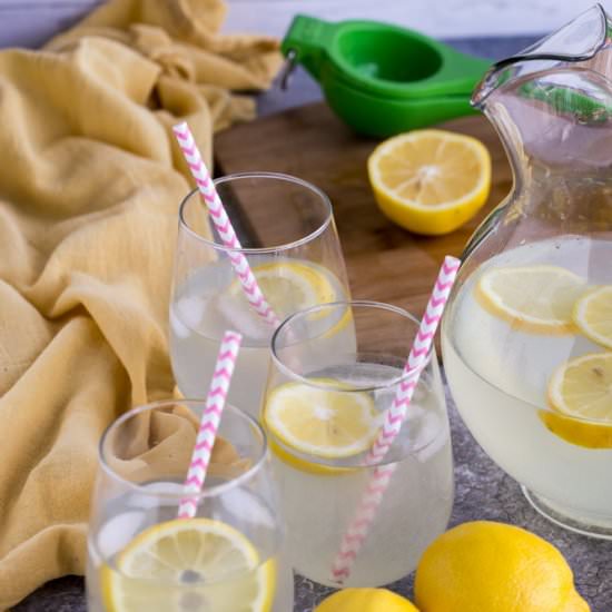 Sugar Free Fresh Squeezed Lemonade - Recipe photo by littlebitrecipes