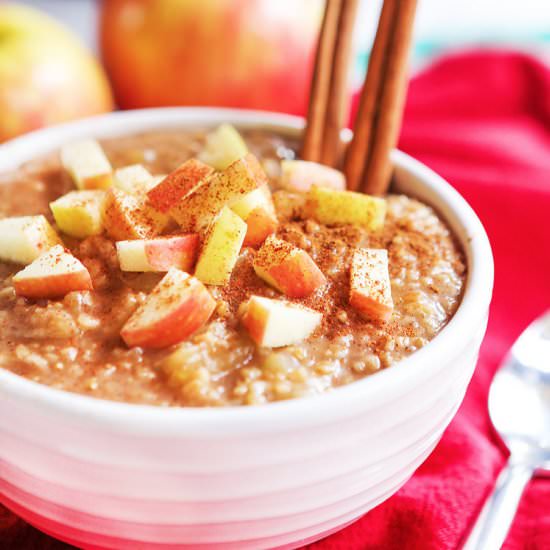 Instant Pot Apple Cinnamon Oatmeal - Recipe photo by pipandebby