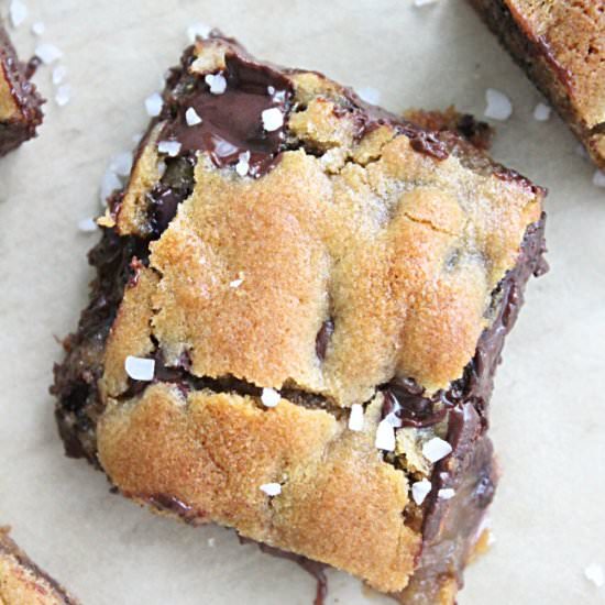 Caramel Chocolate Chip Bars - Recipe photo by biggreenhouse