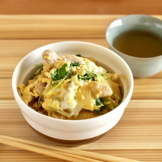 Oyakodon: Chicken and Egg Rice Bowl - Recipe photo by ochikeron