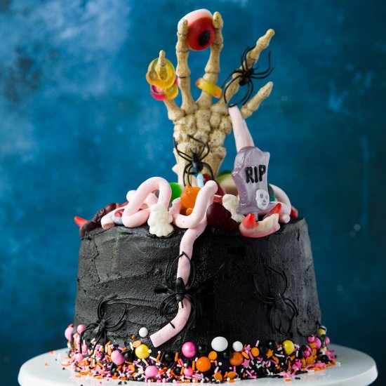 Skeleton Hand Halloween Cake - Recipe photo by amytreasurefood