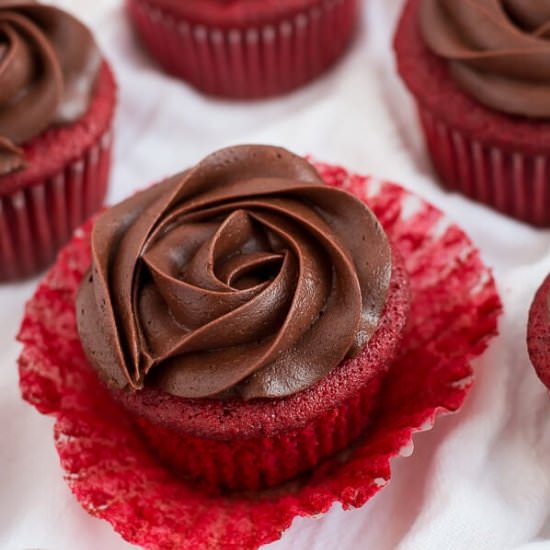 CHOCOLATE ROSE RED VELVET CUPCAKES - Recipe photo by sweetbasil