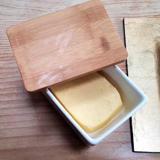 homemade butter - Recipe photo by Cuisine Fiend
