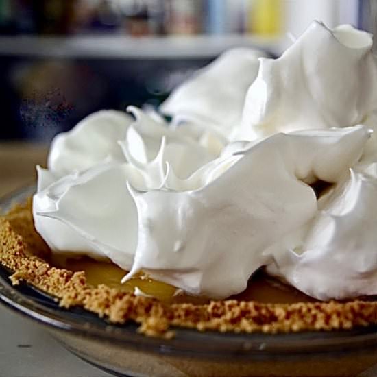 Easy Meringue Butterscotch Pie - Recipe photo by Kitchengetaway