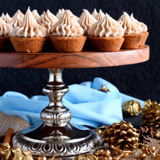 Frosted Pumpkin Spice Blondies - Recipe photo by byronethomas