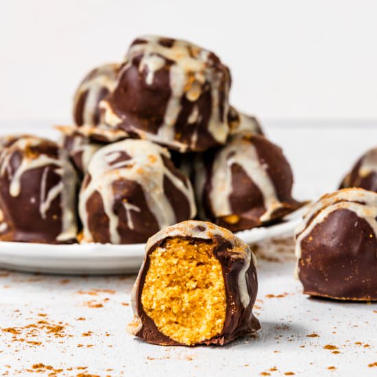 Pumpkin Pie Truffles - Recipe photo by ShortGirlTallOrder