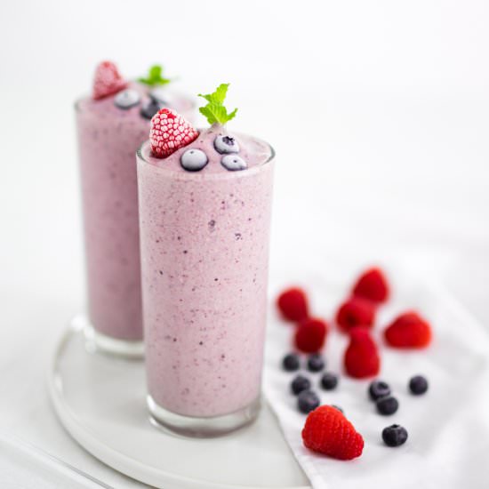 Mixed Berry Smoothie - Recipe photo by cookingwithnart