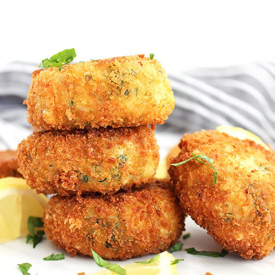Mini Crab Cakes - Recipe photo by SlowThe CookDown