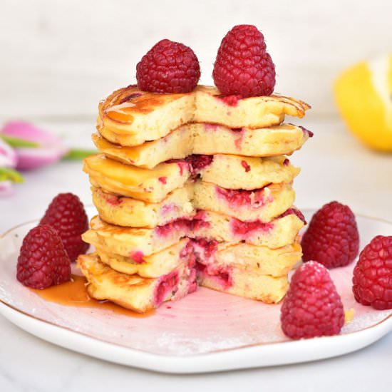 Lemon ricotta pancakes - Recipe photo by everyday-delicious.com