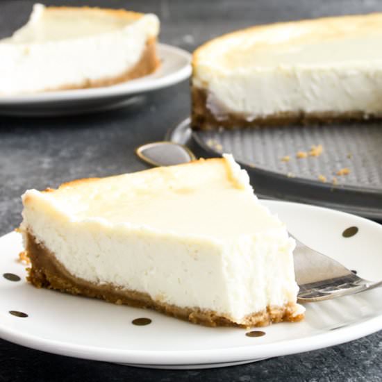 New York Cheesecake - Recipe photo by The Desserted Girl