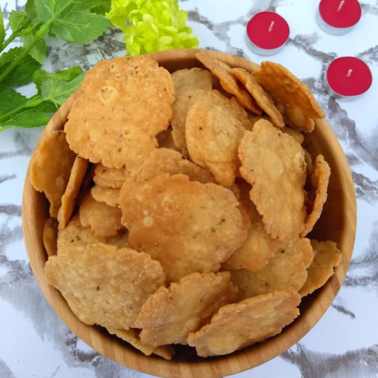 Whole Wheat Namkeen Mathri - Recipe photo by cookwithrenu
