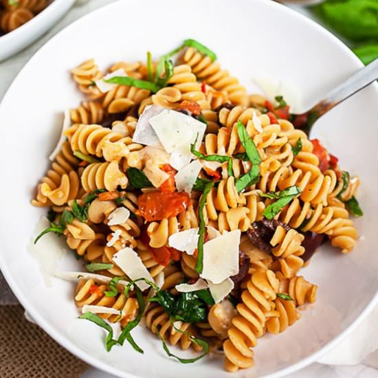 Vegetarian Mediterranean Pasta - Recipe photo by therusticfoodie