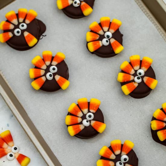 Easy Oreo Turkey Cookies - Recipe photo by 30minutesmeals