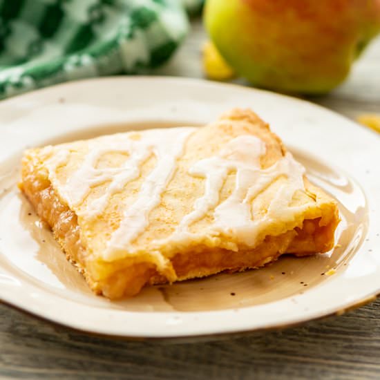 Glazed Apple Pie Bars - Recipe photo by The Creative Bite