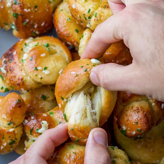 Vegan Garlic Knots - Recipe photo by schoolnightvegan