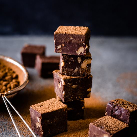 4-INGREDIENT CHOCOLATE FUDGE RECIPE - Recipe photo by TheDeliciousSpoon