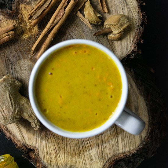 Vegan golden milk - Recipe photo by rockandvegan