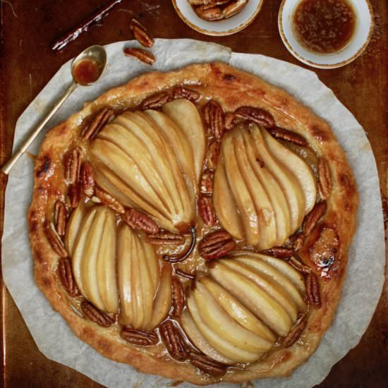 Easy pear and pecan tart - Recipe photo by marilenaskitchen