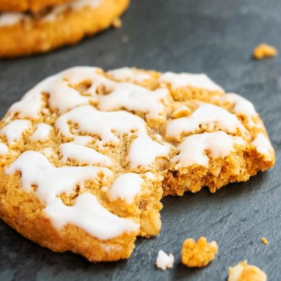 Iced Oatmeal Cookies - Recipe photo by Cakewhiz