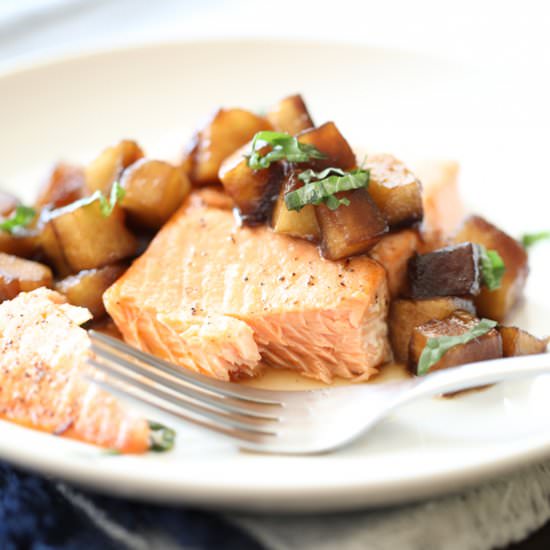Salmon with Balsamic-Honey Apples - Recipe photo by bellyfull