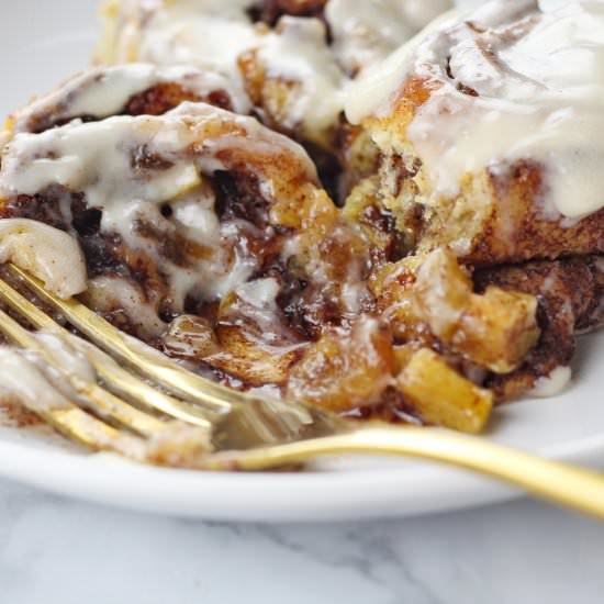 Easy Apple Pie Cinnamon Rolls - Recipe photo by Ereese