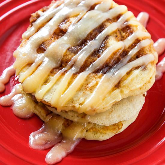 Cinnamon Roll Pancakes - Recipe photo by BakingBeauty