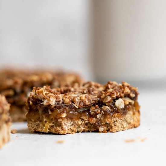 Vegan Apple Pie Bars - Recipe photo by eatwithclarity