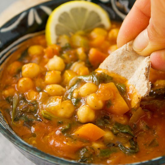 Easy Mediterranean chickpea soup - Recipe photo by The clever meal