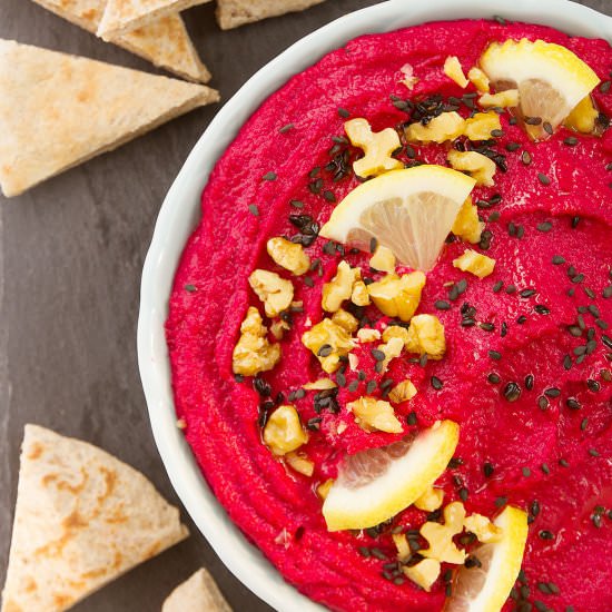 Betroot hummus - Recipe photo by The clever meal