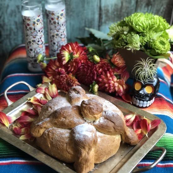 Pan de Muerto - Recipe photo by jollytomato