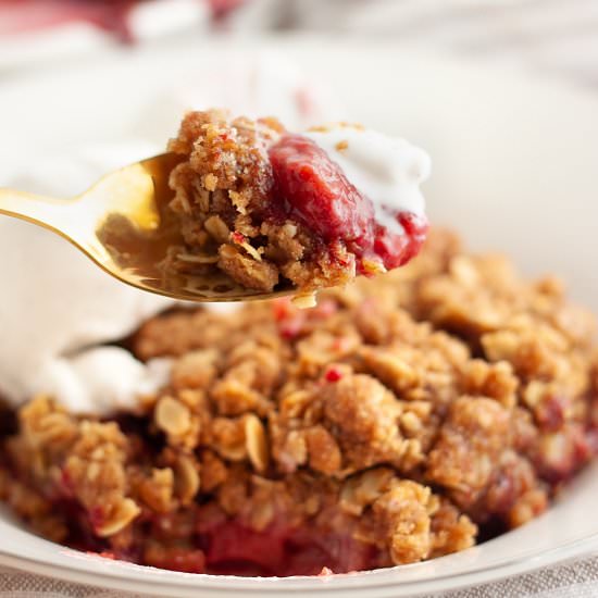 Vegan Mixed Berry Crisp - Recipe photo by plant.well