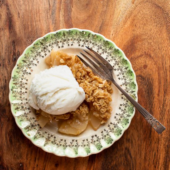 Easy Pear Crisp - Recipe photo by sidewalkshoes