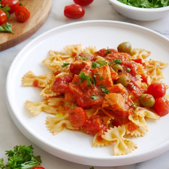 Farfalle Pasta with Salmon Sauce - Recipe photo by BirdsParty