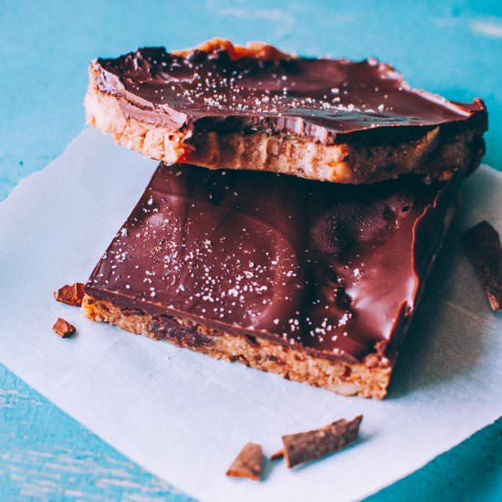 No Bake Tahini Gingerbread Bars - Recipe photo by moon and spoon and yum.