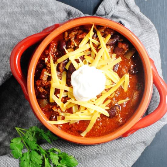 Chili con carne - Recipe photo by white plate blank slate
