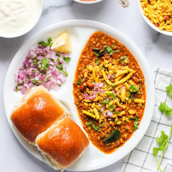 Spicy Misal Pav - Recipe photo by ministryofcurry
