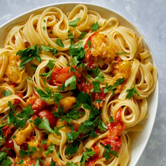 Tomato & Garlic Confit Pasta - Recipe photo by proportionalplate