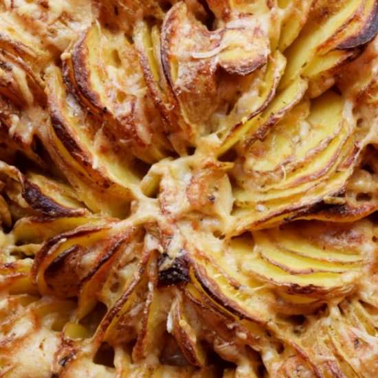 Cheesy Hasselback Potato Gratin - Recipe photo by Cooking Frog