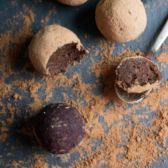 Honey Chocolate Truffles - Recipe photo by waxingkara