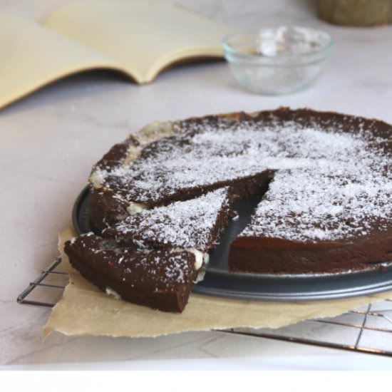 Coconut Lava Chocolate Cake (vegan) - Recipe photo by TheDorkyFrench