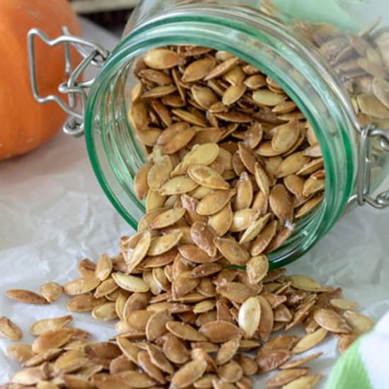 How to Make Roasted Pumpkin Seeds - Recipe photo by BinkysCulinaryCarnival
