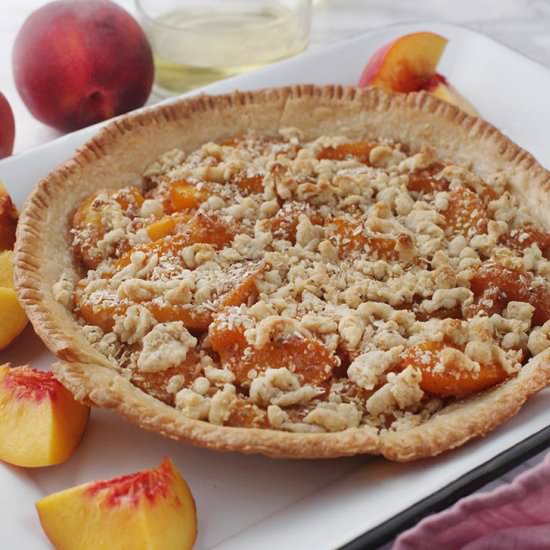 Peach Crumble Pie - Recipe photo by gourmandelle