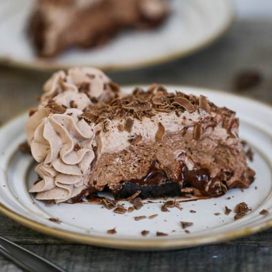 Baileys Chocolate Cream Pie - Recipe photo by thebakingchocolatess