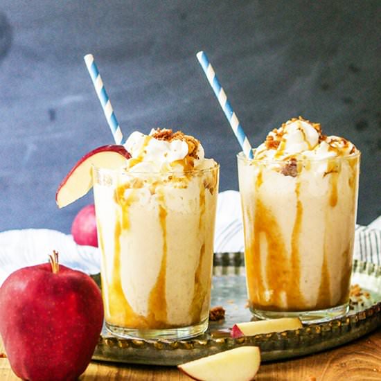 Dutch Apple Pie Milkshakes - Recipe photo by Candy Jar Chronicles